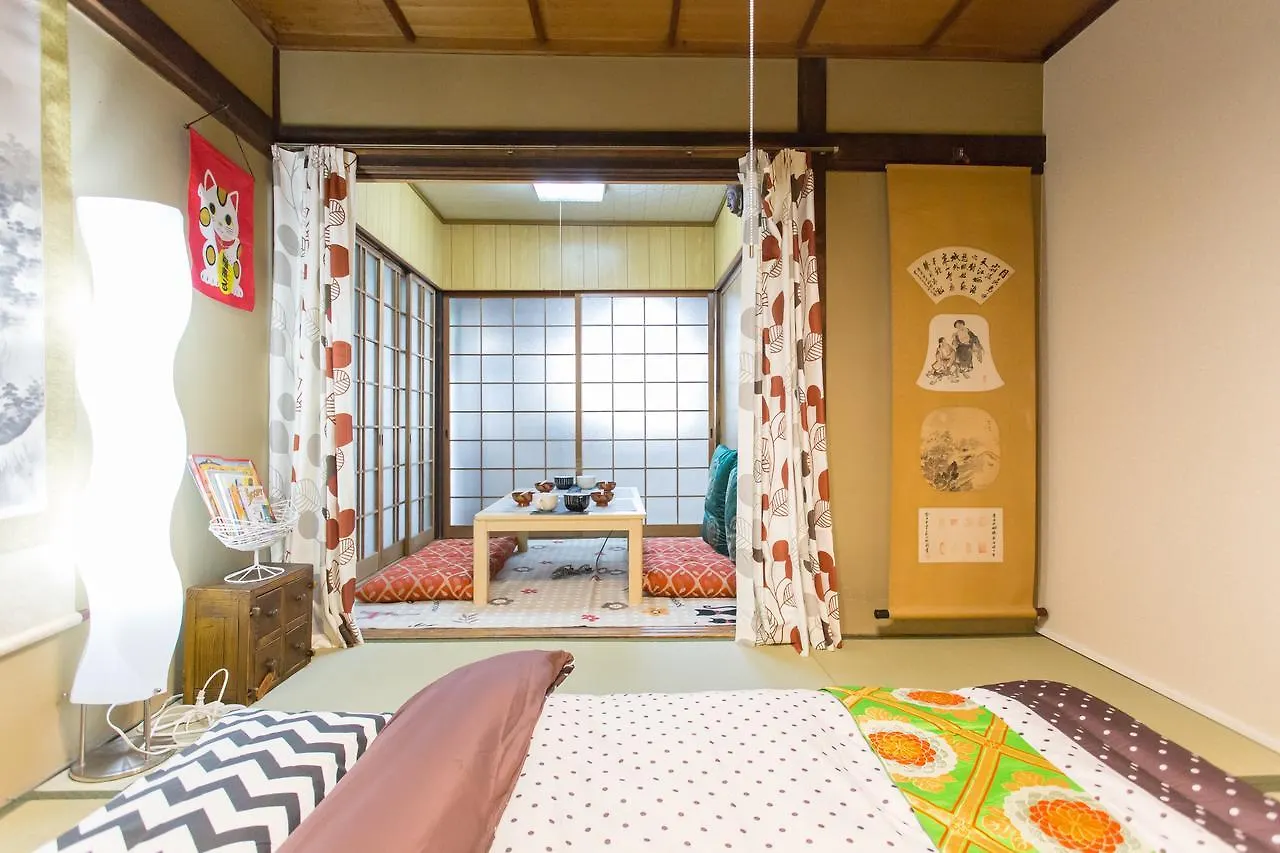 City Center 200 Years Old Traditional House Next To 2 Train Lines Kyōto Ferienhaus
