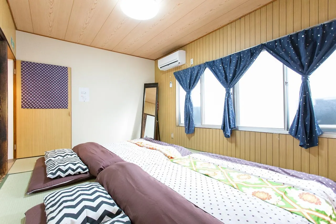 Ferienhaus City Center 200 Years Old Traditional House Next To 2 Train Lines Kyōto Japan