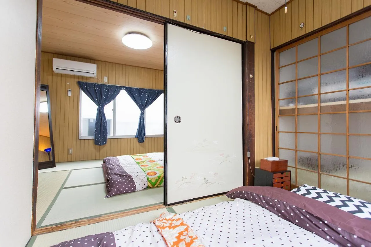 Holiday home City Center 200 Years Old Traditional House Next To 2 Train Lines Kyoto